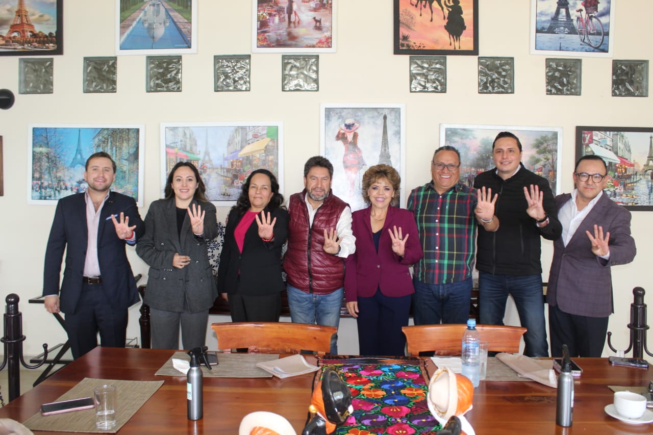 Marina Aguilar López, aspirante de Morena para el distrito 04, sostiene reunión de unidad en Apizaco